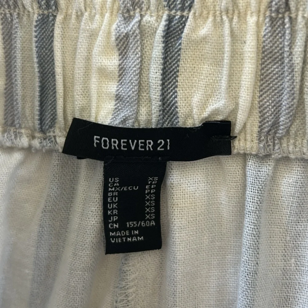 Forever 21 High Waist Blue and White Striped Shorts size XS linen blend